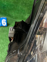 REFLEKTOR PRAWY TOYOTA AURIS II 12-15 + ślizg