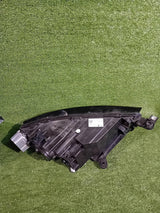 REFLEKTOR PRAWY LEWY PRZÓD SEAT ATECA LIFT 20- FULL LED KOMPLET NR.889