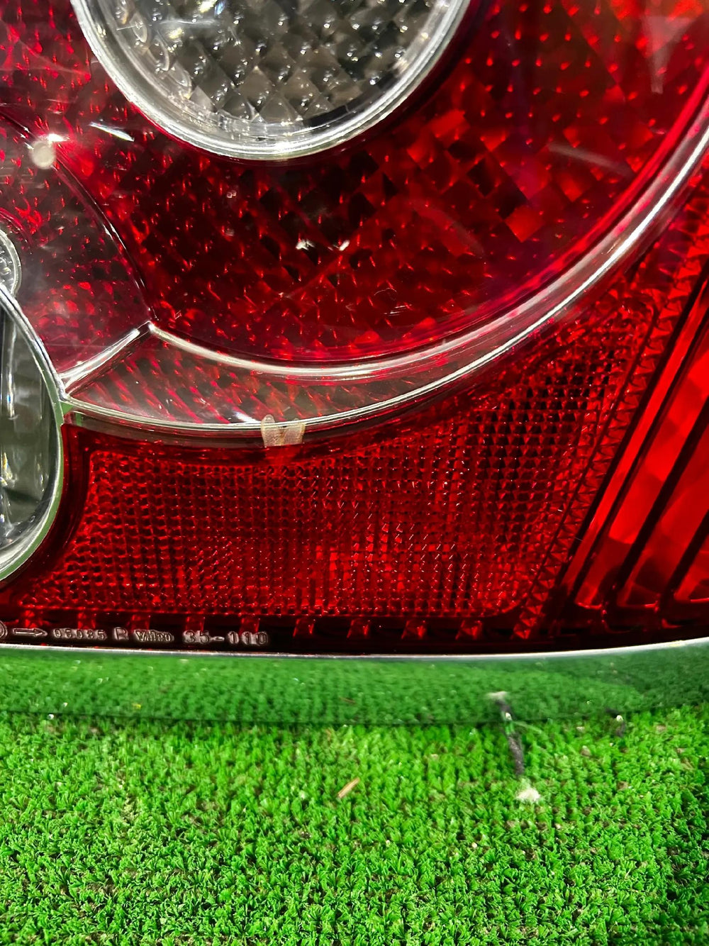 LAMPA TYŁ TYLNA PRAWA TOYOTA AVENSIS T25 SEDAN