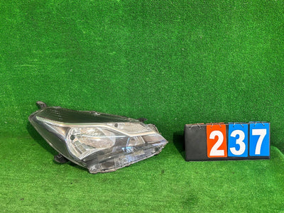 REFLEKTOR PRAWY TOYOTA YARIS III LIFT 17- nr:237