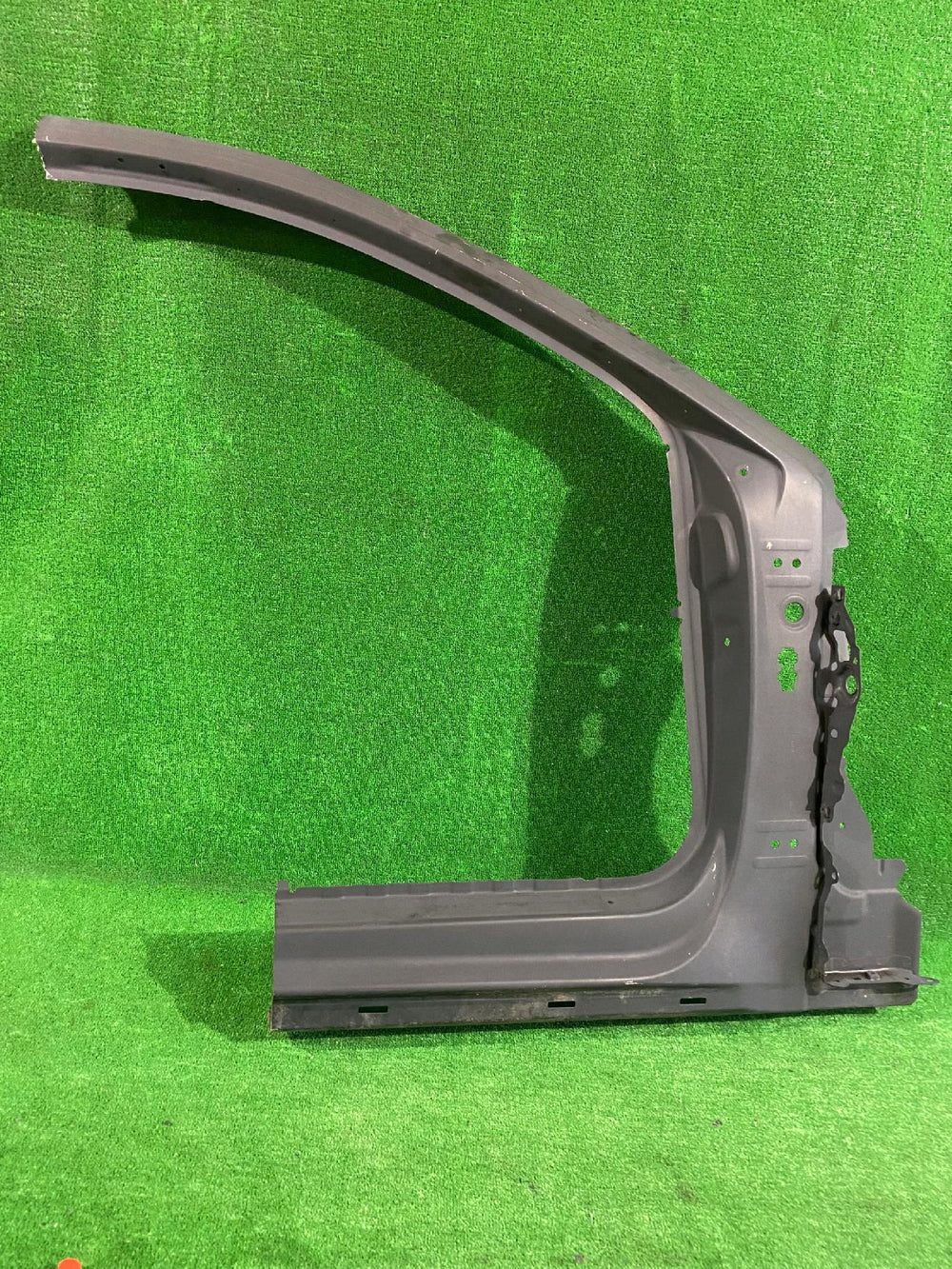 SŁUPEK PRAWY AUDI A5 8W6