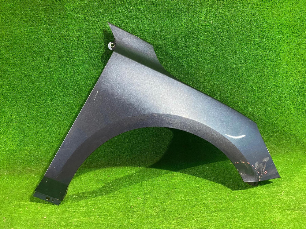 BŁOTNIK PRZEDNI PRAWY FORD FOCUS MK4 NR.437