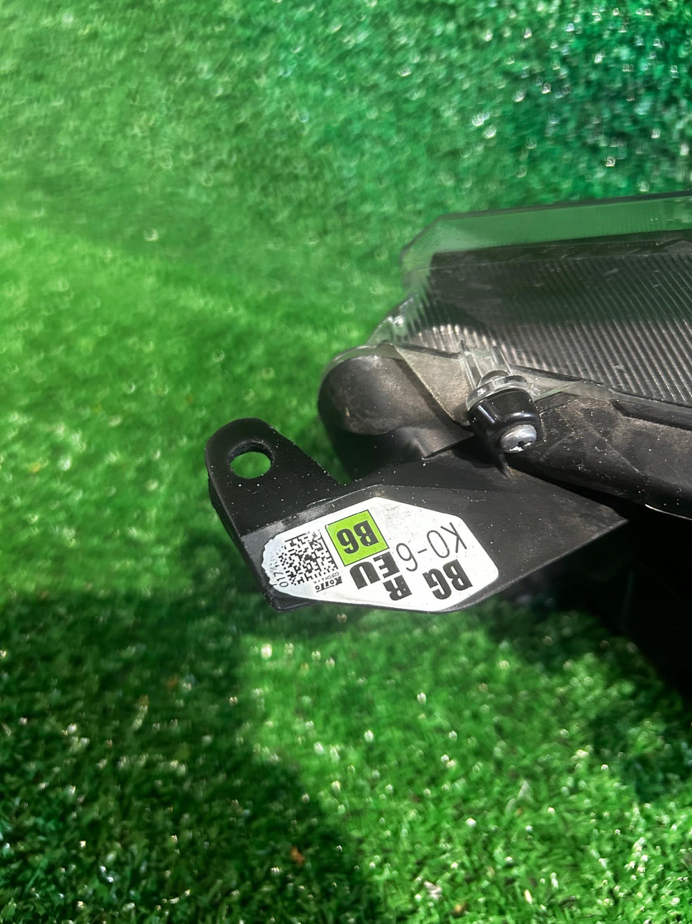 REFLEKTOR PRAWY TOYOTA YARIS IV