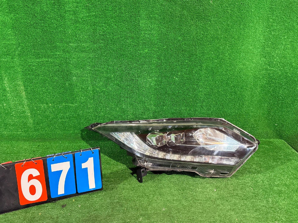 REFLEKTOR PRAWY HONDA HR-V II FULL LED NR:671
