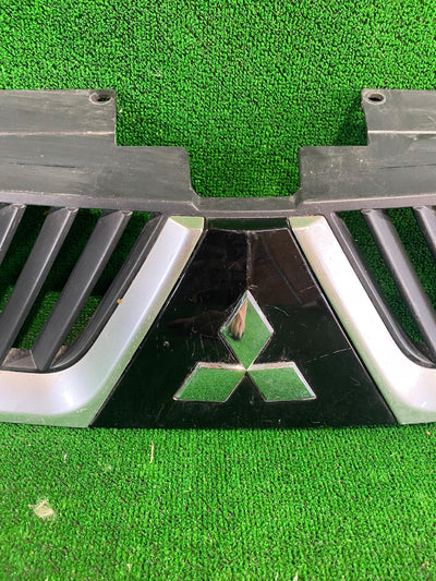 GRILL ATRAPA MITSUBISHI OUTLANDER II