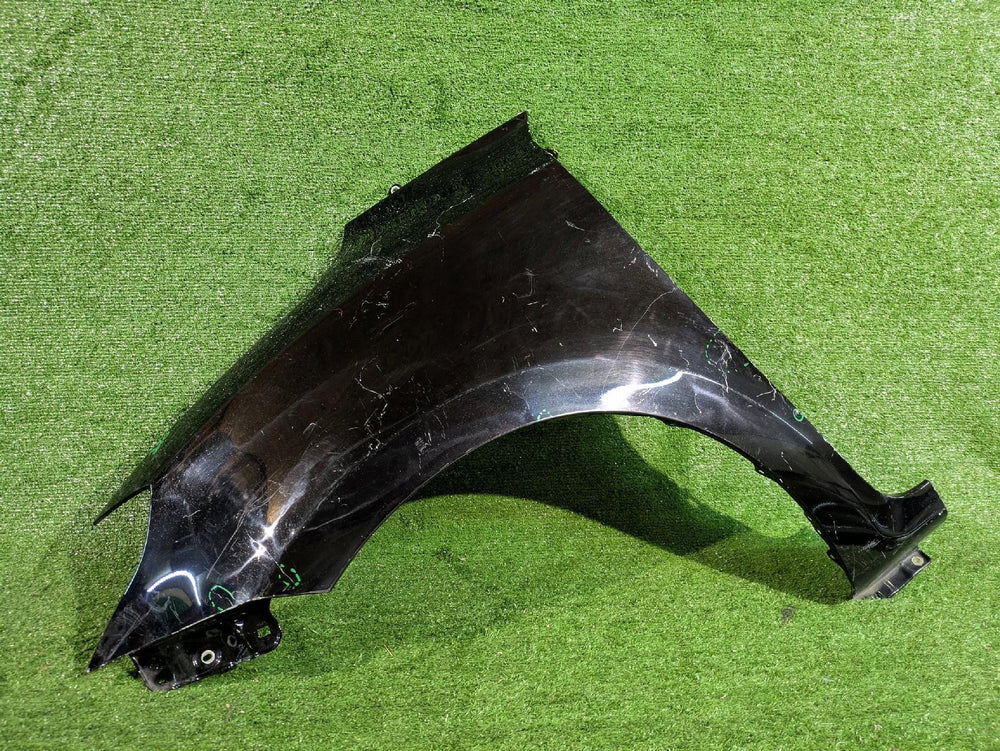 BŁOTNIK PRZEDNI LEWY PRZÓD SUZUKI SWIFT MK8 NR.320