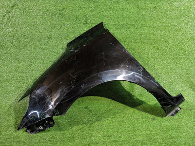 BŁOTNIK PRZEDNI LEWY PRZÓD SUZUKI SWIFT MK8 NR.320