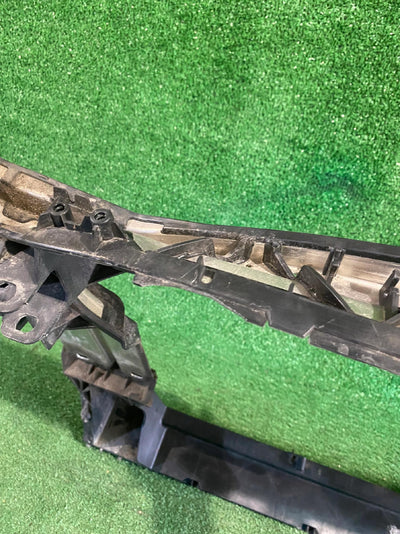 PAS PRZEDNI AUDI A6 C8