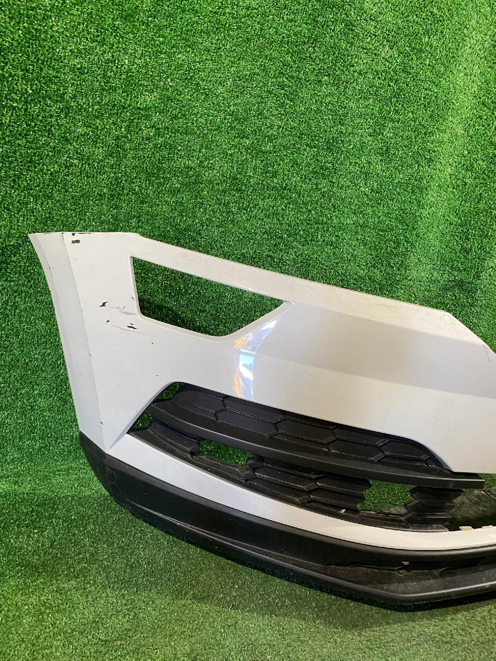 ZDERZAK PRZEDNI PRZÓD SKODA KAROQ 16- NR.2539