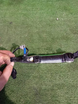 KLAMKA LEWA DRZWI PRZEDNICH NISSAN LEAF I 10- 4 PIN NR.01