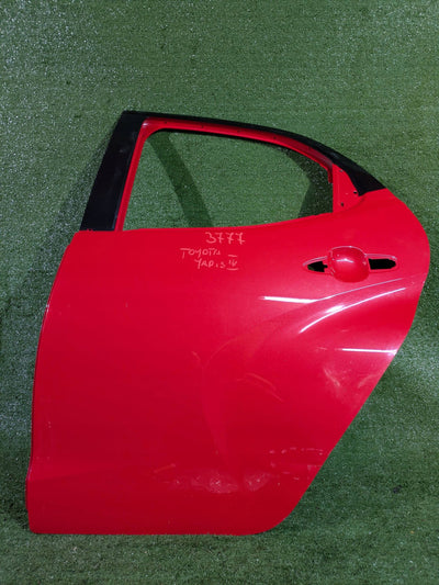 DRZWI TYLNE LEWE LEWY TYŁ TOYOTA YARIS IV NR.3777