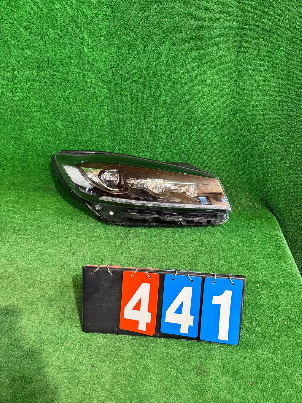 REFLEKTOR PRAWY KIA SORENTO III LIFT FULL LED nr:441