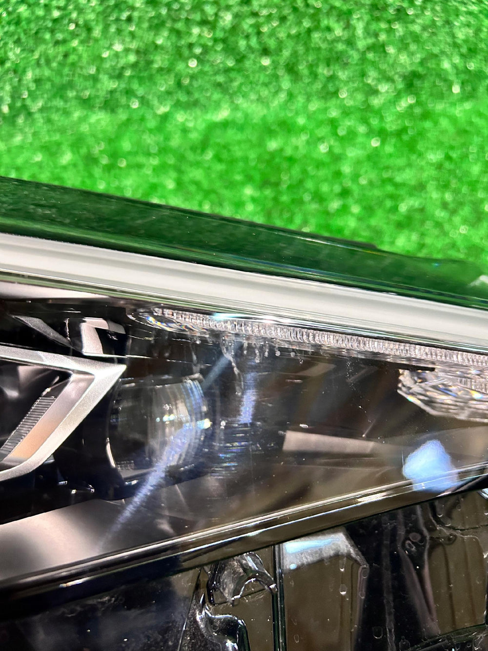 REFLEKTOR LEWY PRAWY LEXUS UX FULL LED 18- NR.053