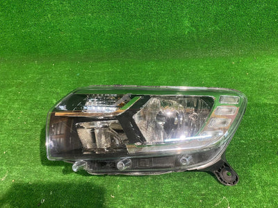 REFLEKTOR LEWY DACIA SANDERO II LIFT