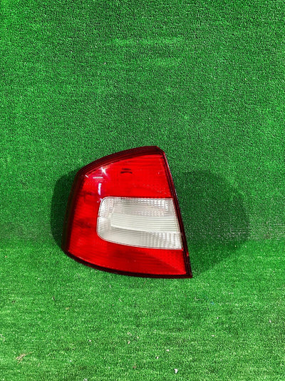 LAMPA TYŁ TYLNA LEWA SKODA OCTAVIA II SEDAN