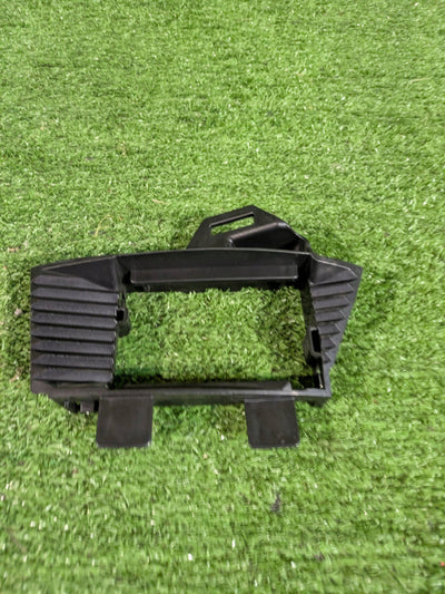 MOCOWANIE ZDERZAKA LEWE PRZEDNIE MERCEDES E-KLASA W213 LIFT