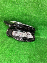 REFLEKTOR PRAWY NISSAN X-TRAIL T33 KOMPLET NR.981
