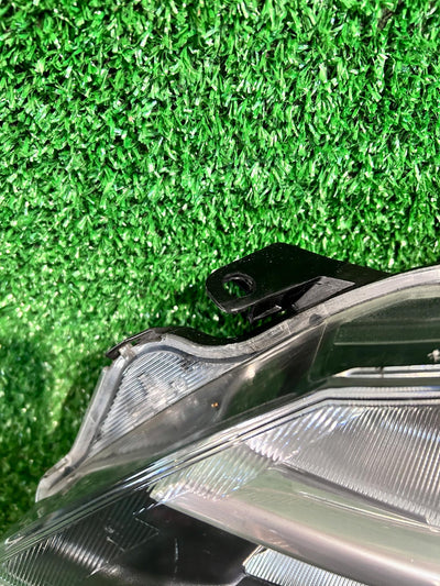 REFLEKTOR LEWY TOYOTA YARIS III LIFT 14-