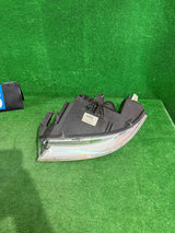 REFLEKTOR PRAWY VW PASSAT B5