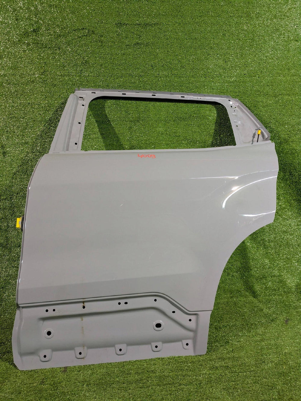 DRZWI TYLNE LEWE LEWY TYŁ JEEP AVENGER 23- NR.4009