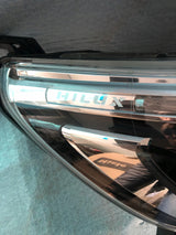 REFLEKTOR PRAWY TOYOTA HILUX VIII LED nr.00