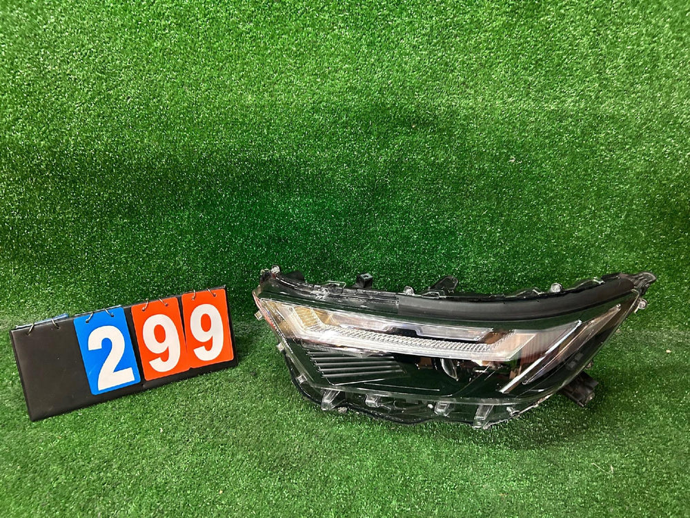 REFLEKTOR LEWY TOYOTA RAV4 V LIFT FULL LED nr:299