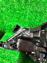 REFLEKTOR PRAWY TOYOTA COROLLA E18 E16 LIFT