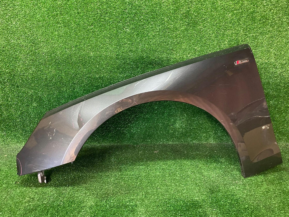 BŁOTNIK PRZEDNI LEWY PRZÓD AUDI A4 B9 LIFT NR.61