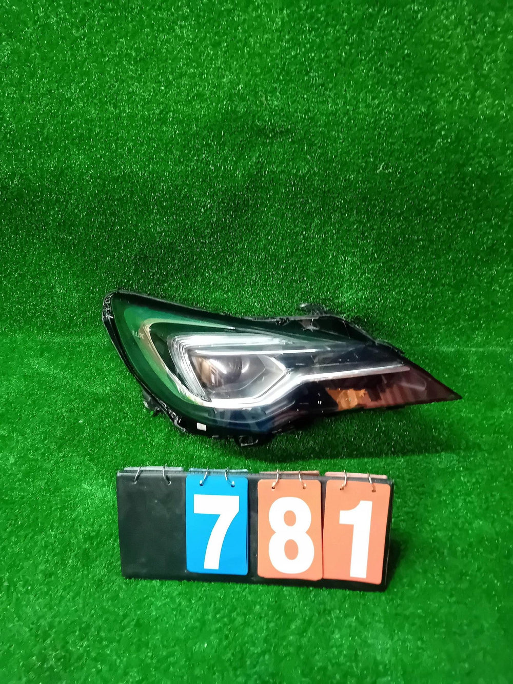 REFLEKTOR PRAWY PRZÓD OPEL ASTRA V K 19- FULL LED NR.781