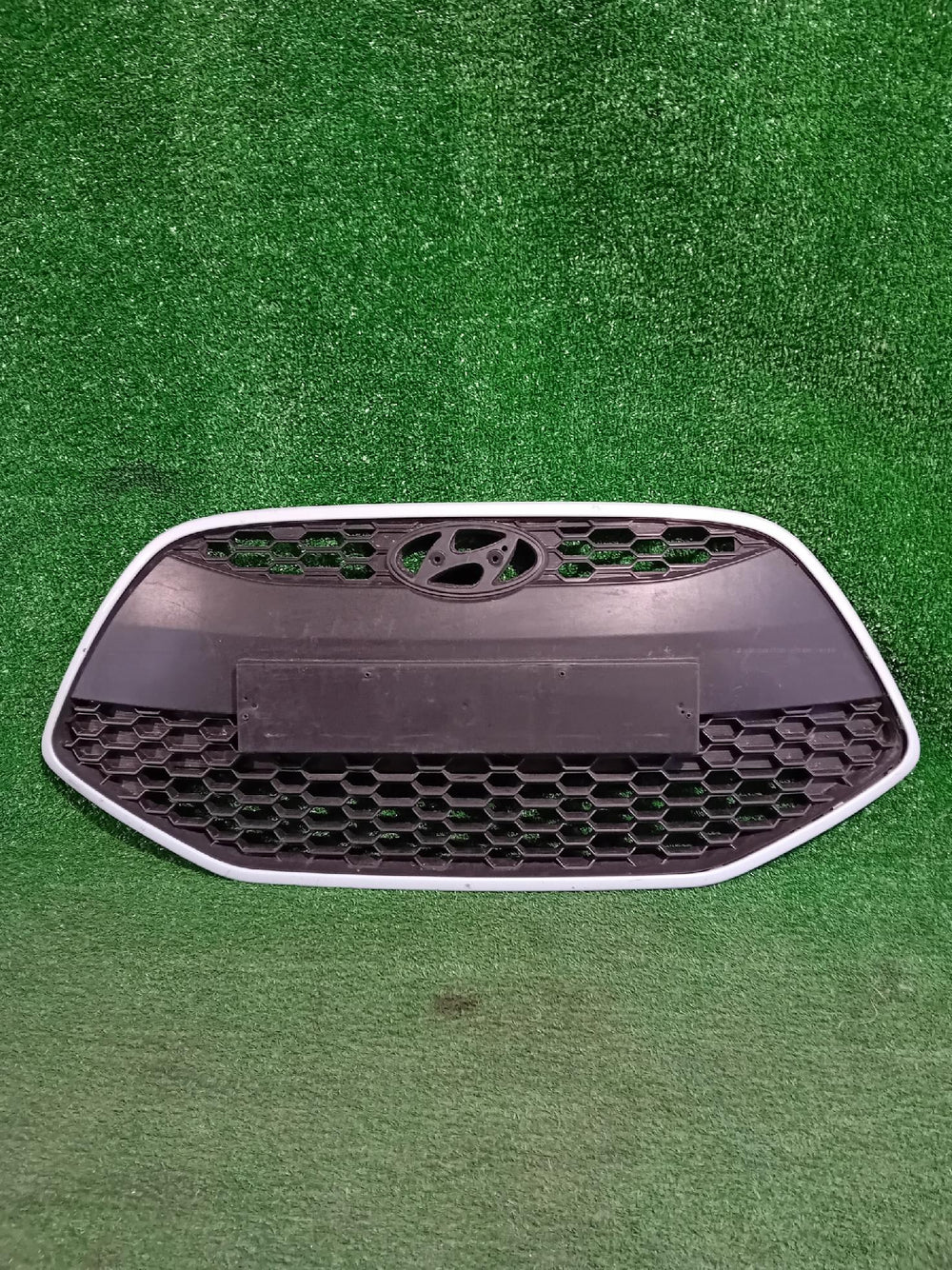 ATRAPA GRILL HYUNDAI IX20 BEZ PDC
