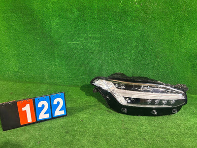 REFLEKTOR PRAWY VOLVO XC90 II FULL LED nr:122