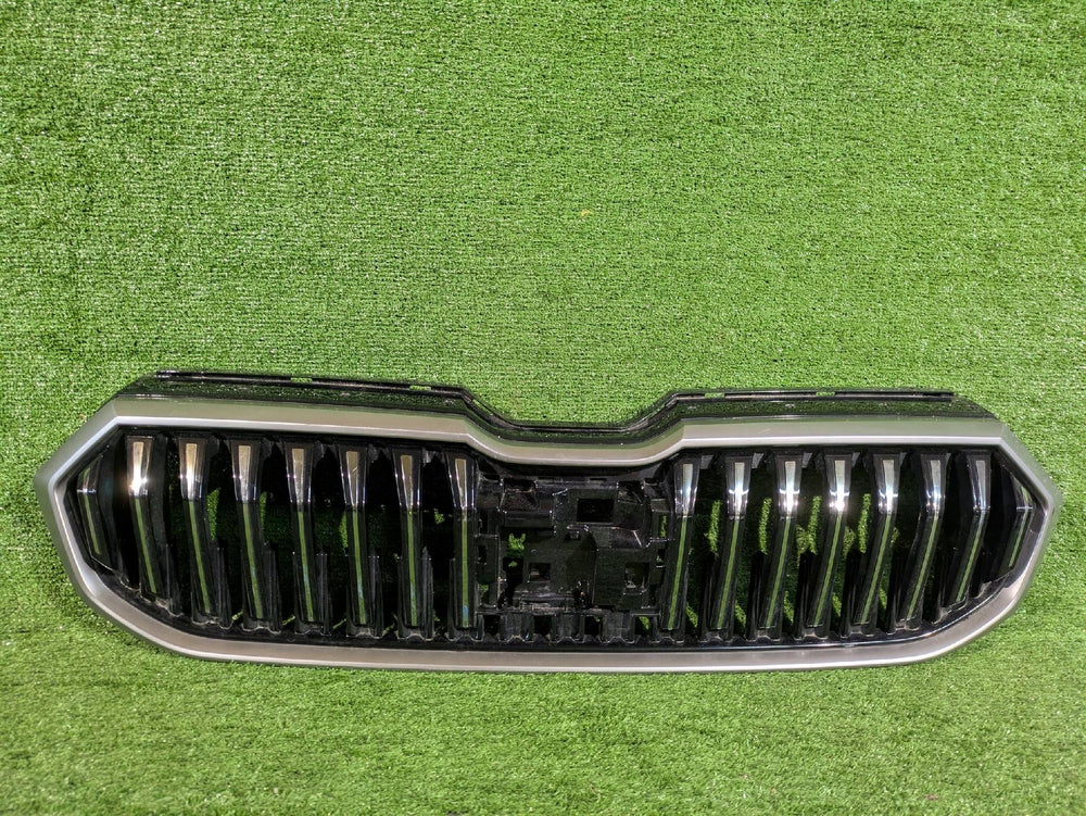 GRILL ATRAPA CHŁODNICY SKODA SUPERB IV NR.29
