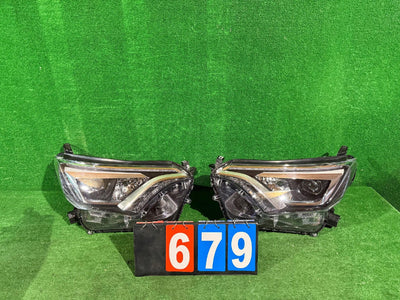 REFLEKTOR LEWY PRAWY TOYOTA RAV4 IV LIFT 15-18r NR:679