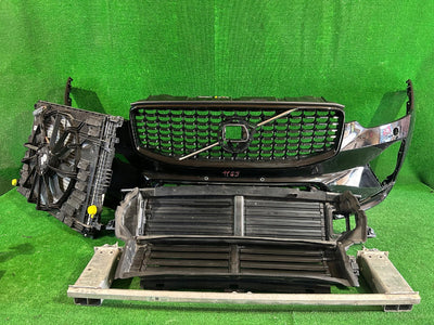 ZDERZAK PRZEDNI VOLO XC60 II LIFT R-DESING WENTYLATOR CHŁODNICA ŻALUNR.1155