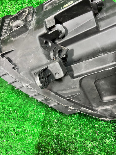 REFLEKTOR PRAWY HYUNDAI I40 LIFT
