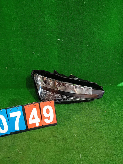 REFLEKTOR PRAWY PRZÓD SKODA SCALA 18- FULL LED NR.749