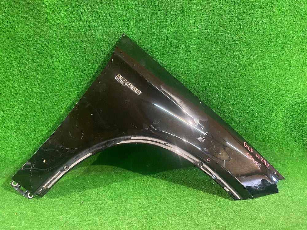 BŁOTNIK PRZEDNI PRAWY PRZÓD MERCEDES GLE W292 COUPE