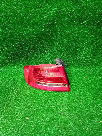 LAMPA TYLNA LEWA AUDI A4 B8 SEDAN 08-