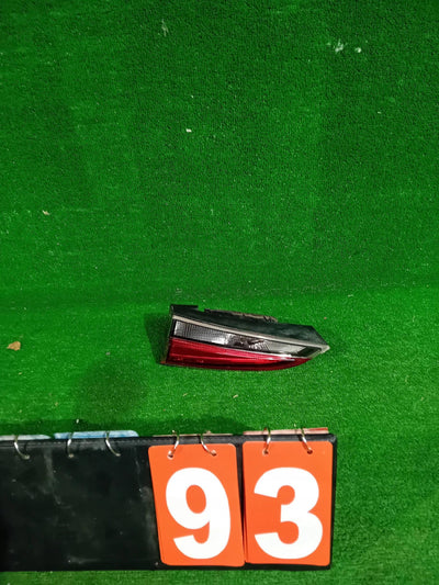 LAMPA TYŁ TYLNA PRAWA SKODA KAMIQ 20- W KLAPE NR.93