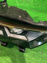REFLEKTOR PRAWY VW T-ROC FULL LED nr:136