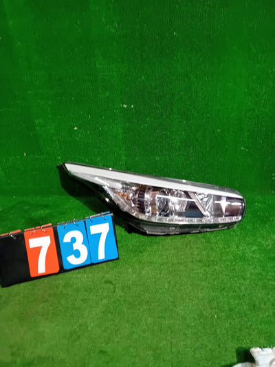REFLEKTOR PRAWY PRZÓD KIA CEED II 12- LED NR.737