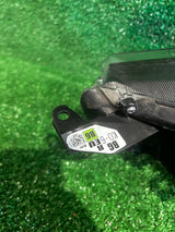 REFLEKTOR PRAWY TOYOTA YARIS IV