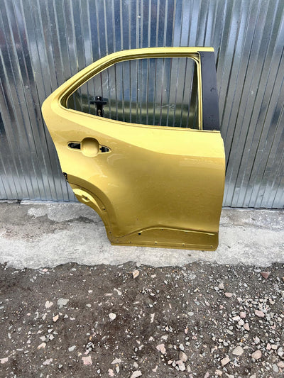 DRZWI TYLNE PRAWE TOYOTA YARIS CROSS nr.0