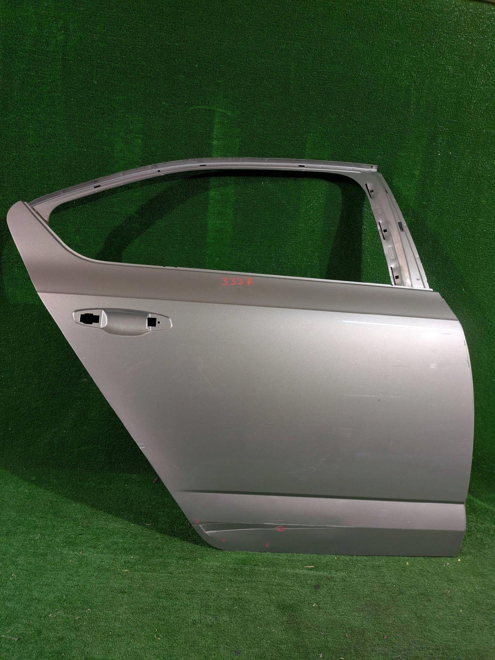 DRZWI TYLNE PRAWE PRAWY TYŁ SKODA OCTAVIA III SEDAN 12- NR.3337