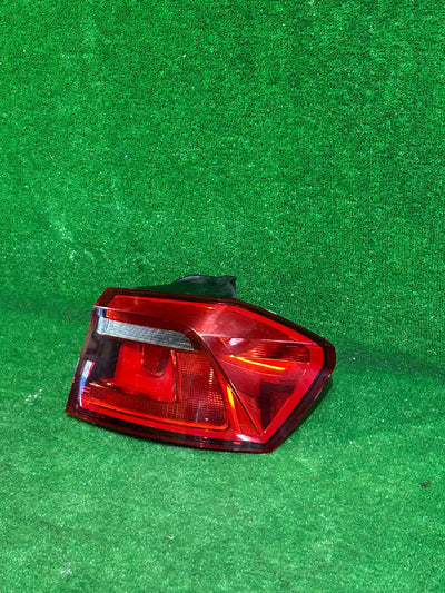 LAMPA TYŁ TYLNA PRAWA VW GOLF SPORTSVAN