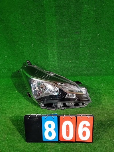 REFLEKTOR PRAWY PRZÓD TOYOTA YARIS III LIFT 17- ZWYKŁA NR.806