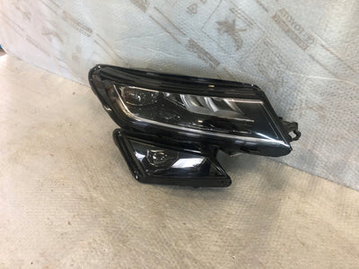 Skoda Kodiaq Lampa Reflektor prawy prawa full led nr.00