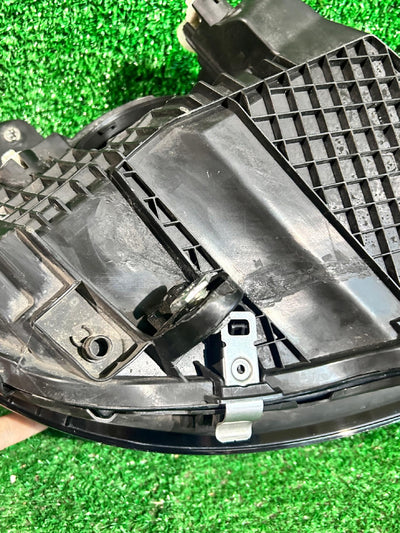 REFLEKTOR LEWY MERCEDES C-KLASA W205 LIFT NR.057