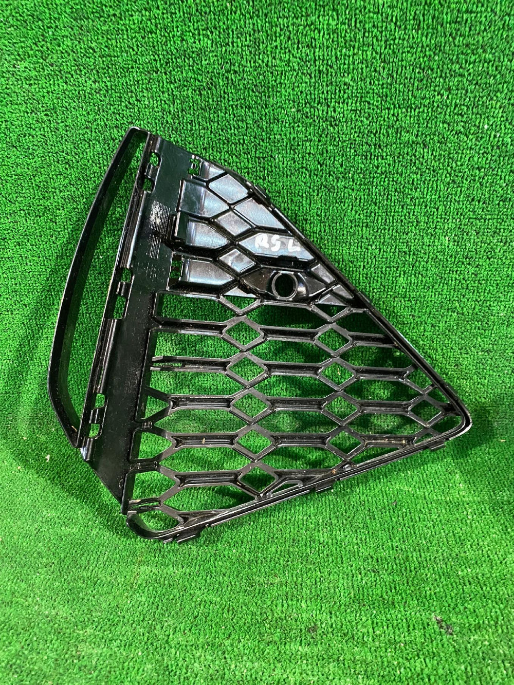 KRATKA ZDERZAKA LEWA AUDI RS7 RS6 C8 NR.0044