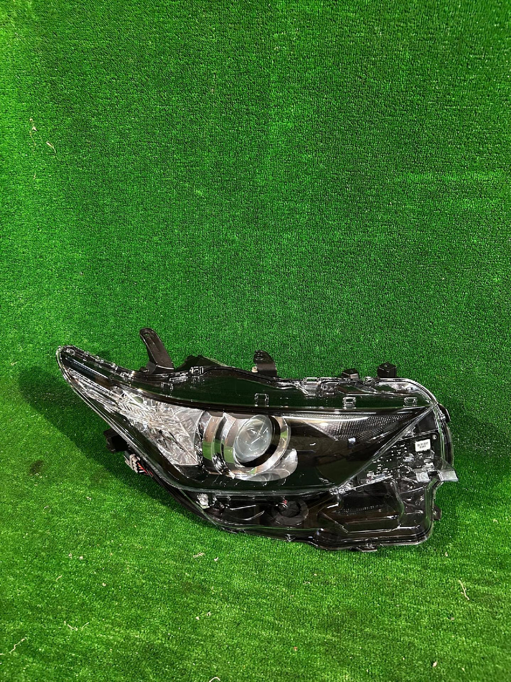 REFLEKTOR PRAWY TOYOTA AURIS II LIFT